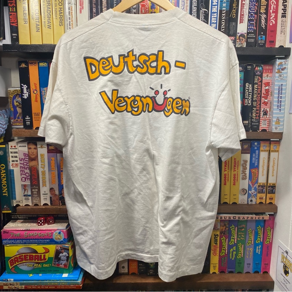 XL VINTAGE DEUTSH LANGUAGE PRINT ON SCREEN STARS ‘89